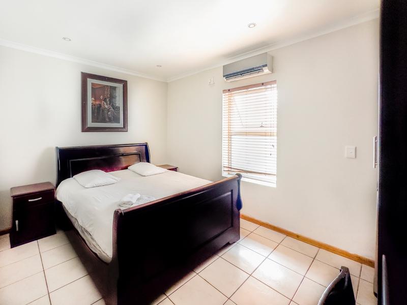 To Let 39 Bedroom Property for Rent in Green Point Western Cape